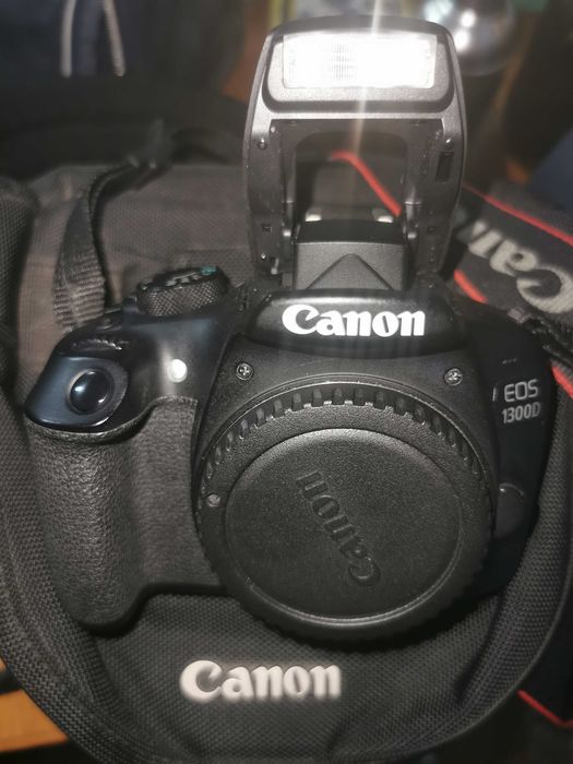 Camera Cannon EOS 1300D como nova