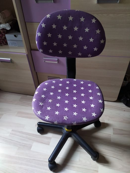 Fotel obrotowy dla dziecka regulowana wysokość siedziska 37 do 49 cm