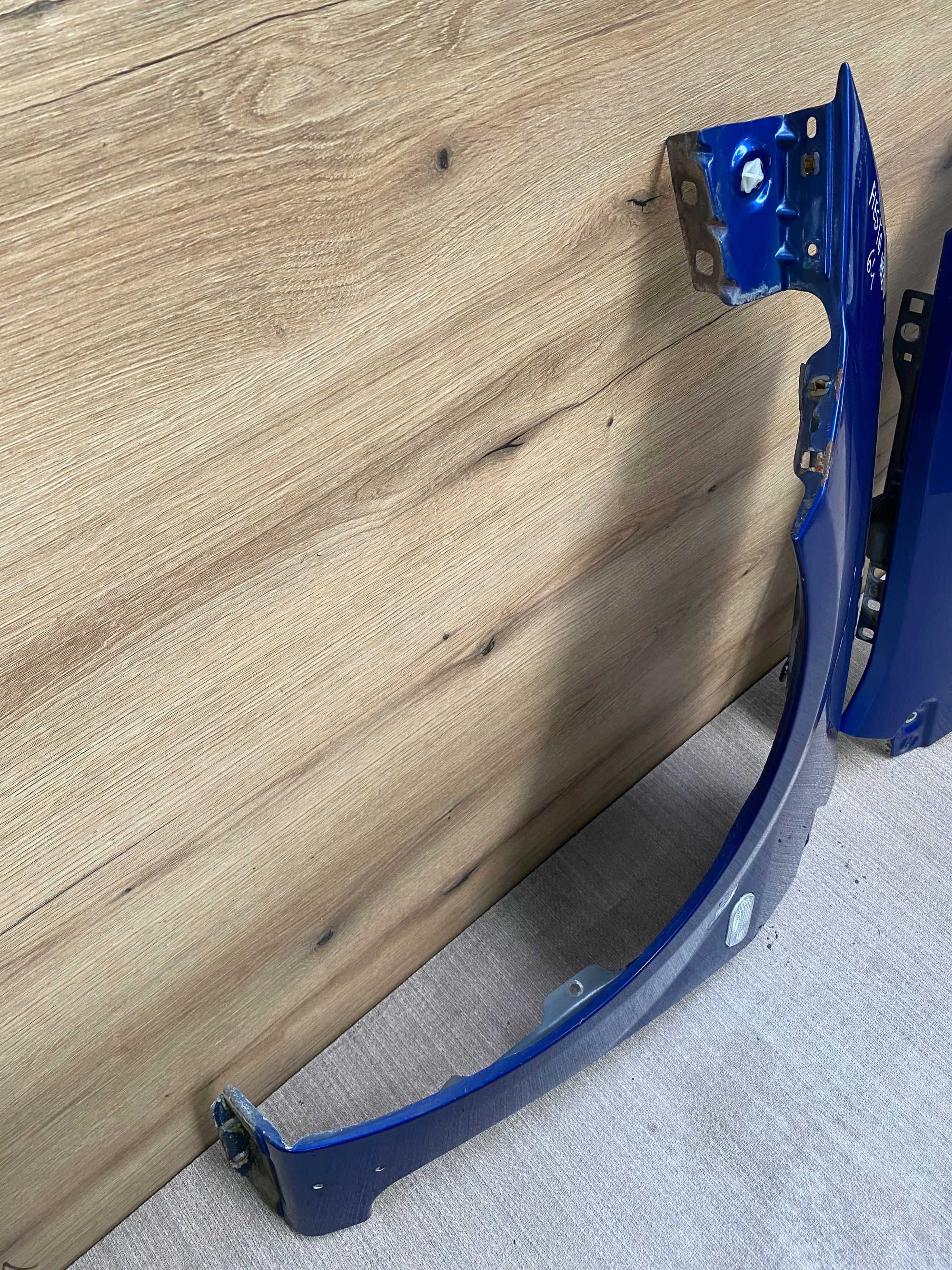 Błotnik przedni lewy, prawy Ford Fiesta mk6 kolor g4