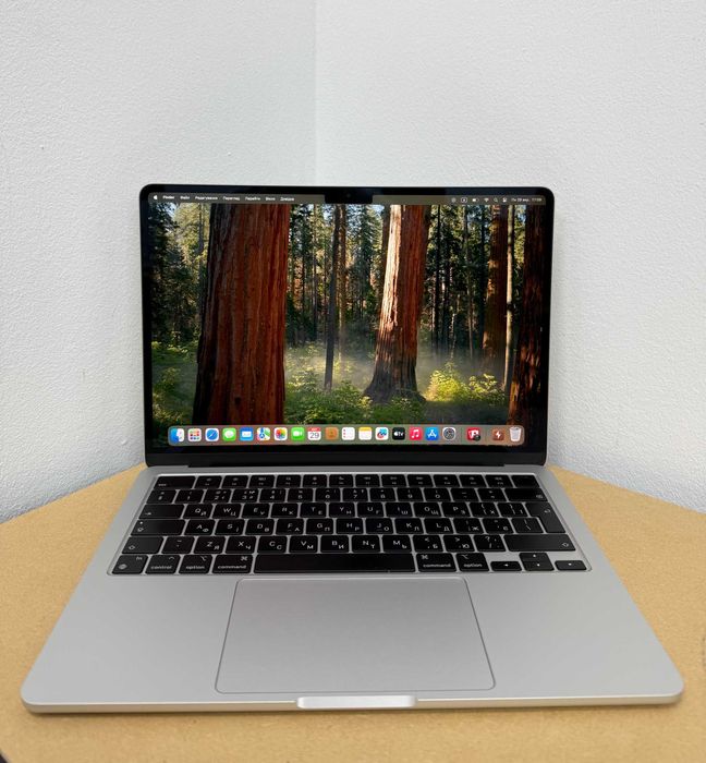 MacBook Air 2022 Silver { M2 | 8gb | 256 ssd} ідеальний стан . 99493SV