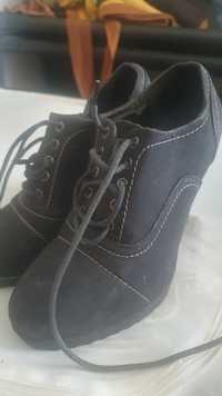 Botins senhora preto