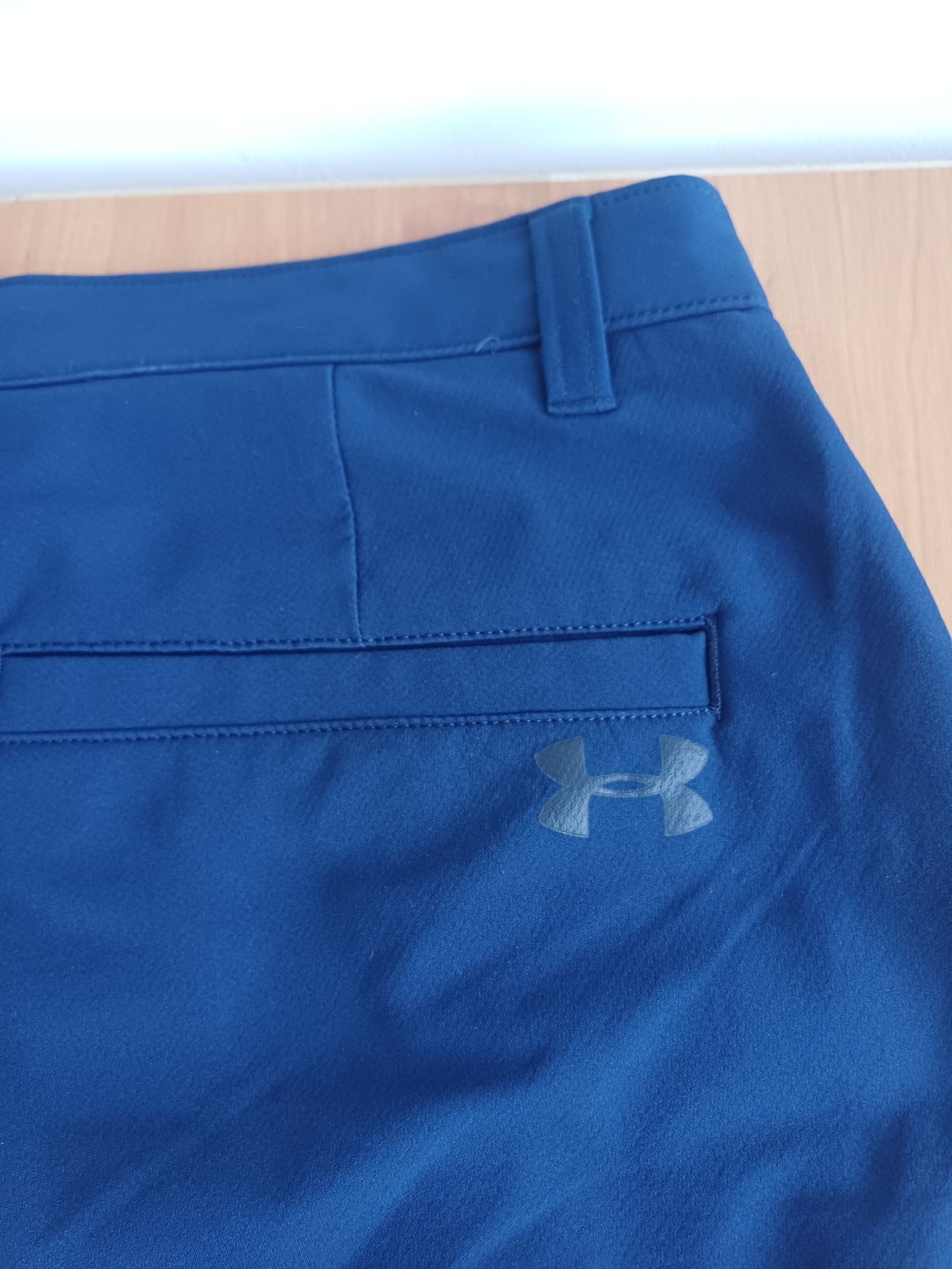 Шорты UNDER ARMOUR оригинал 34 размер