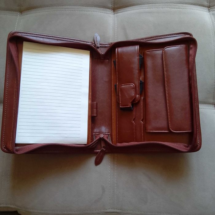 Чоловіча коричнева берсетка