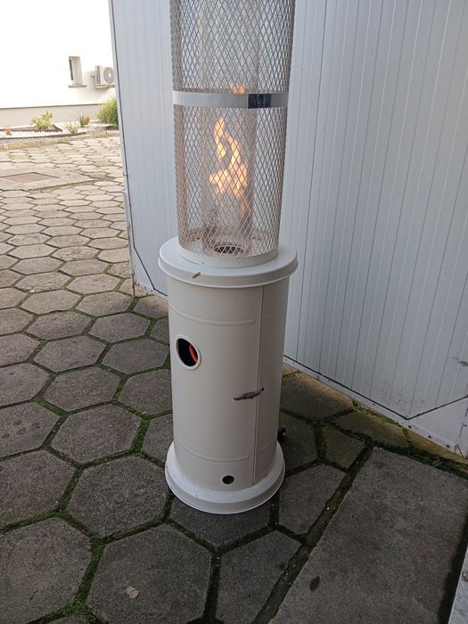 Blumfeldt Goldflame Parasol gazowy ogrzewacz tarasowy
 
Cena 999 zł