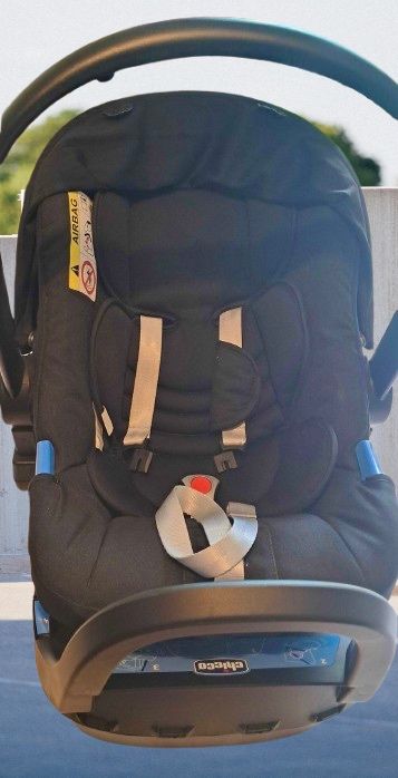 Ovinho ( Bebé Conforto) + Isofix Chicco
