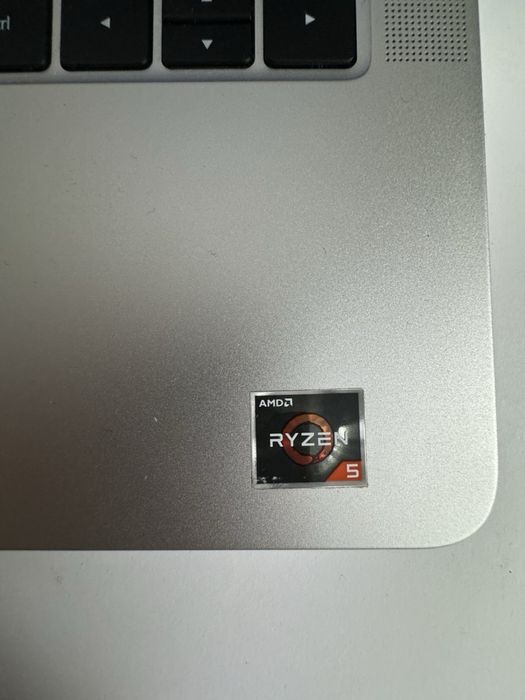 Ноутбук HUAWEI стан нового