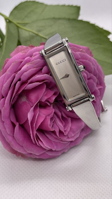 Женские часы Gucci 1500L Swiss Made — размер S