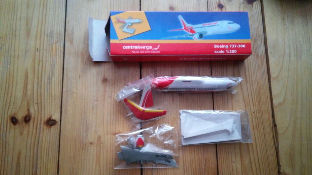 Model samolotu 1:200 Boeing 737 CentralWings Lot