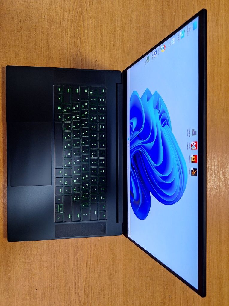 Razer Blade 15 Base i7-10750H RTX 3070 8Gb DDR4 32Gb SSD 1Tb