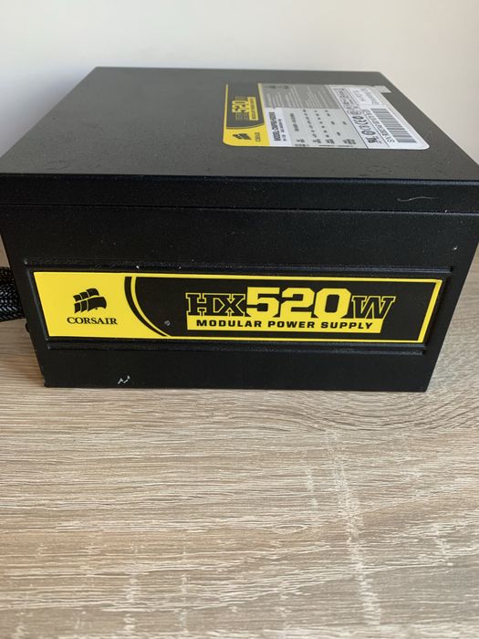 Блок живлення Corsair HX520W
