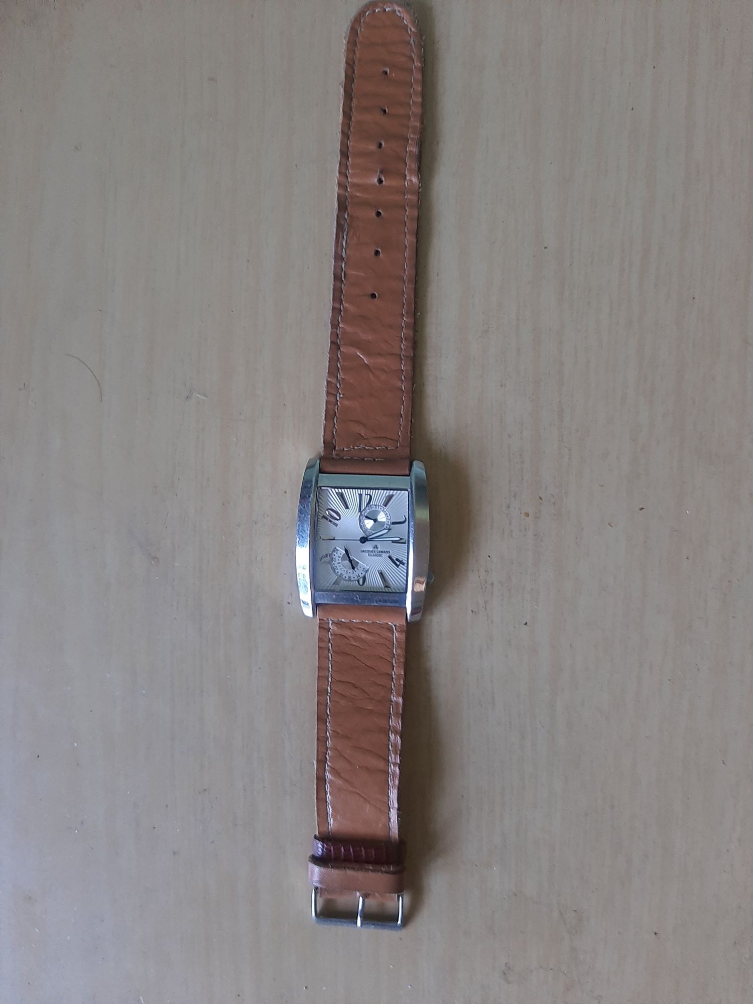 Продам часы мужские JACQUES LEMANS 1-1355.