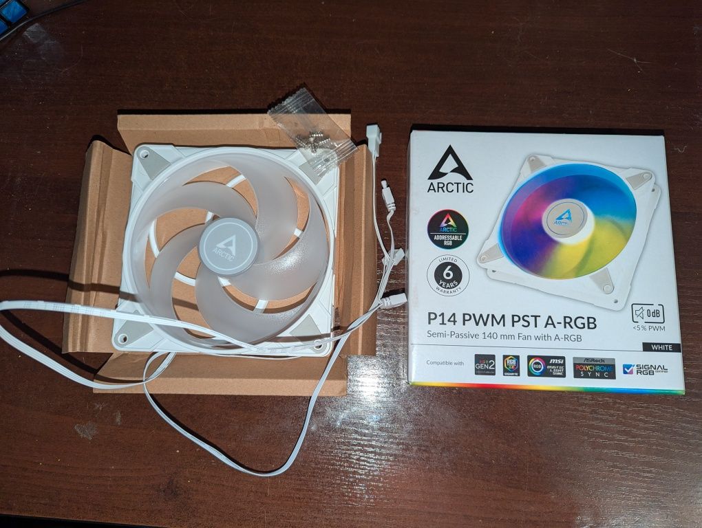 Кулер Arctic P14 PWM PST A-RGB White