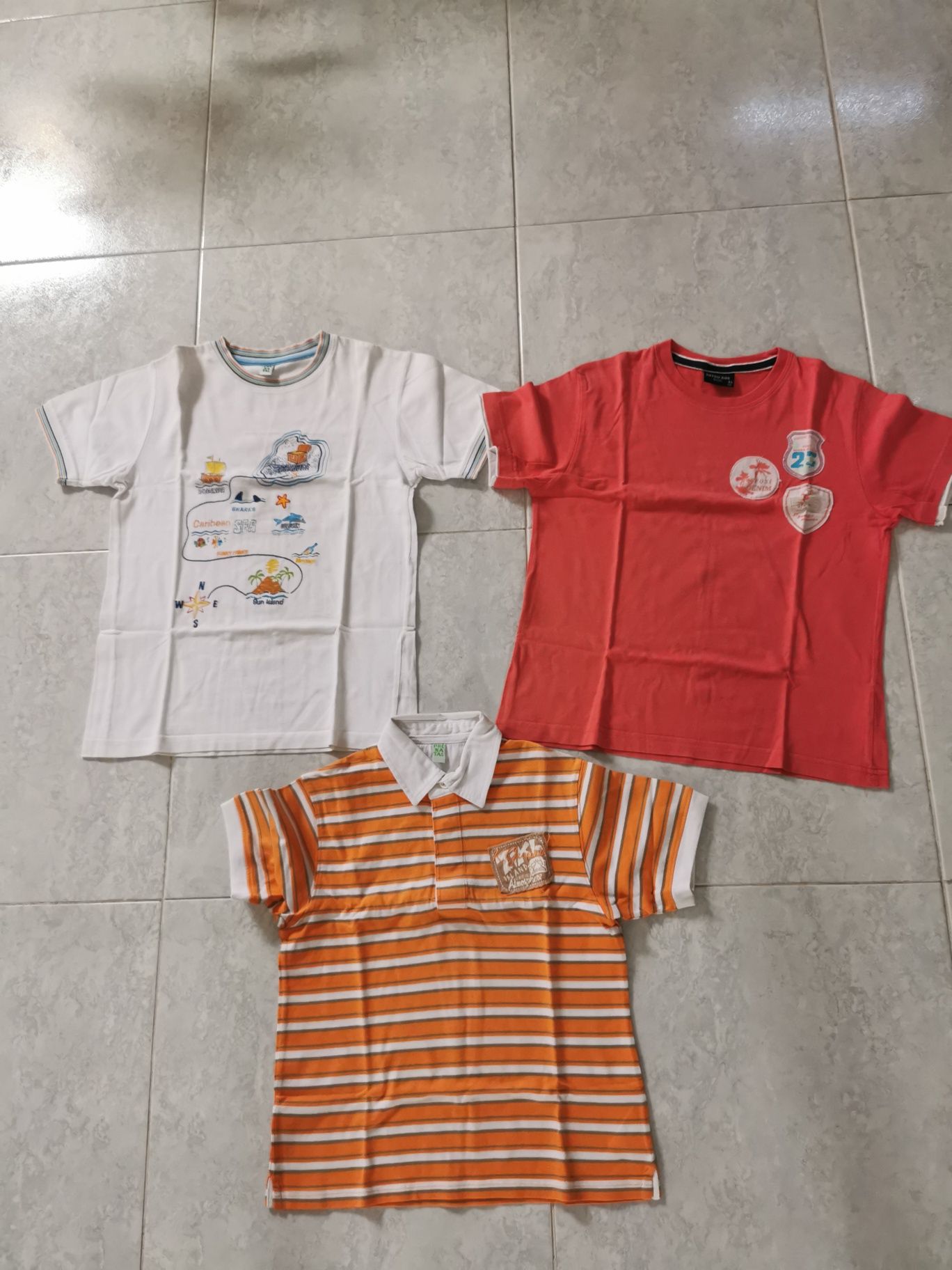 Conjunto de 2 T-shirts e um Pólo