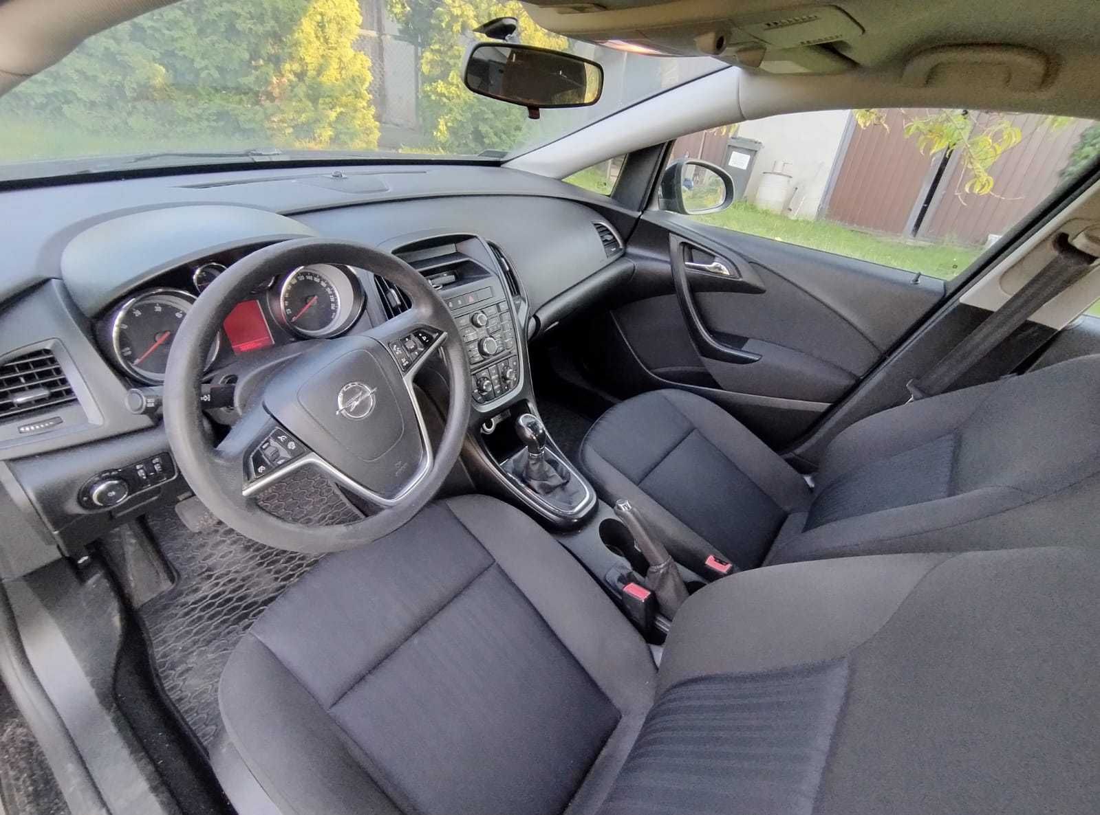 Opel Astra J 1.6 CDTI uszkodzony silnik. Do remontu lub na części.