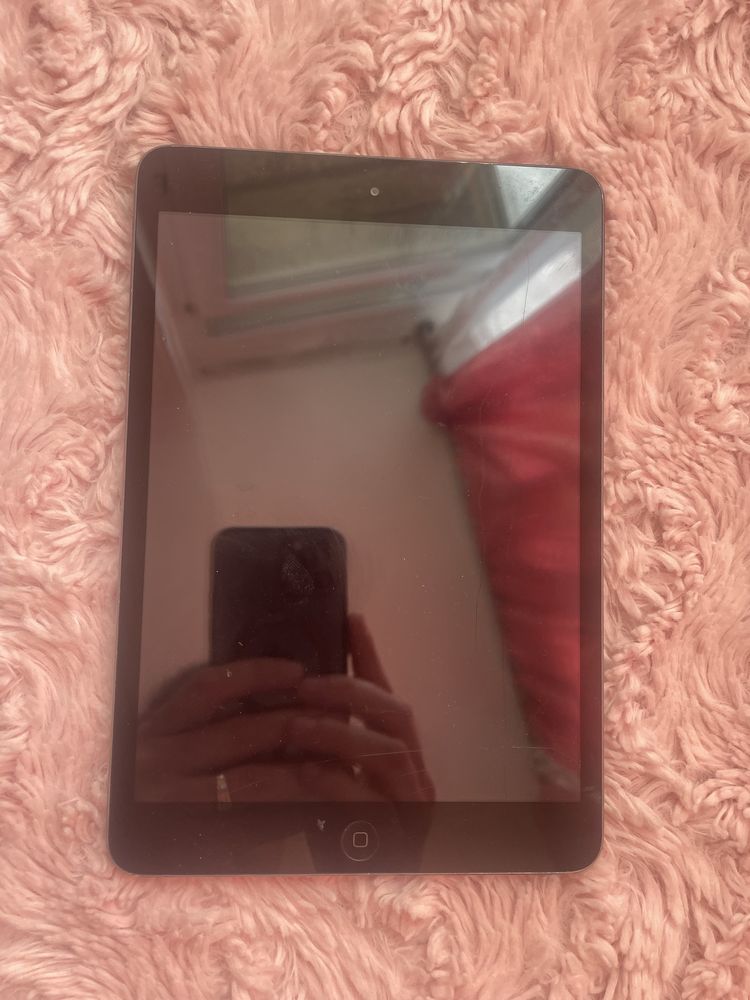 Планшет iPad mini 1