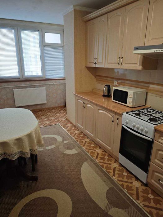 Продаж 1-кімнатної квартири на Озерній  ЖК "Рауш"