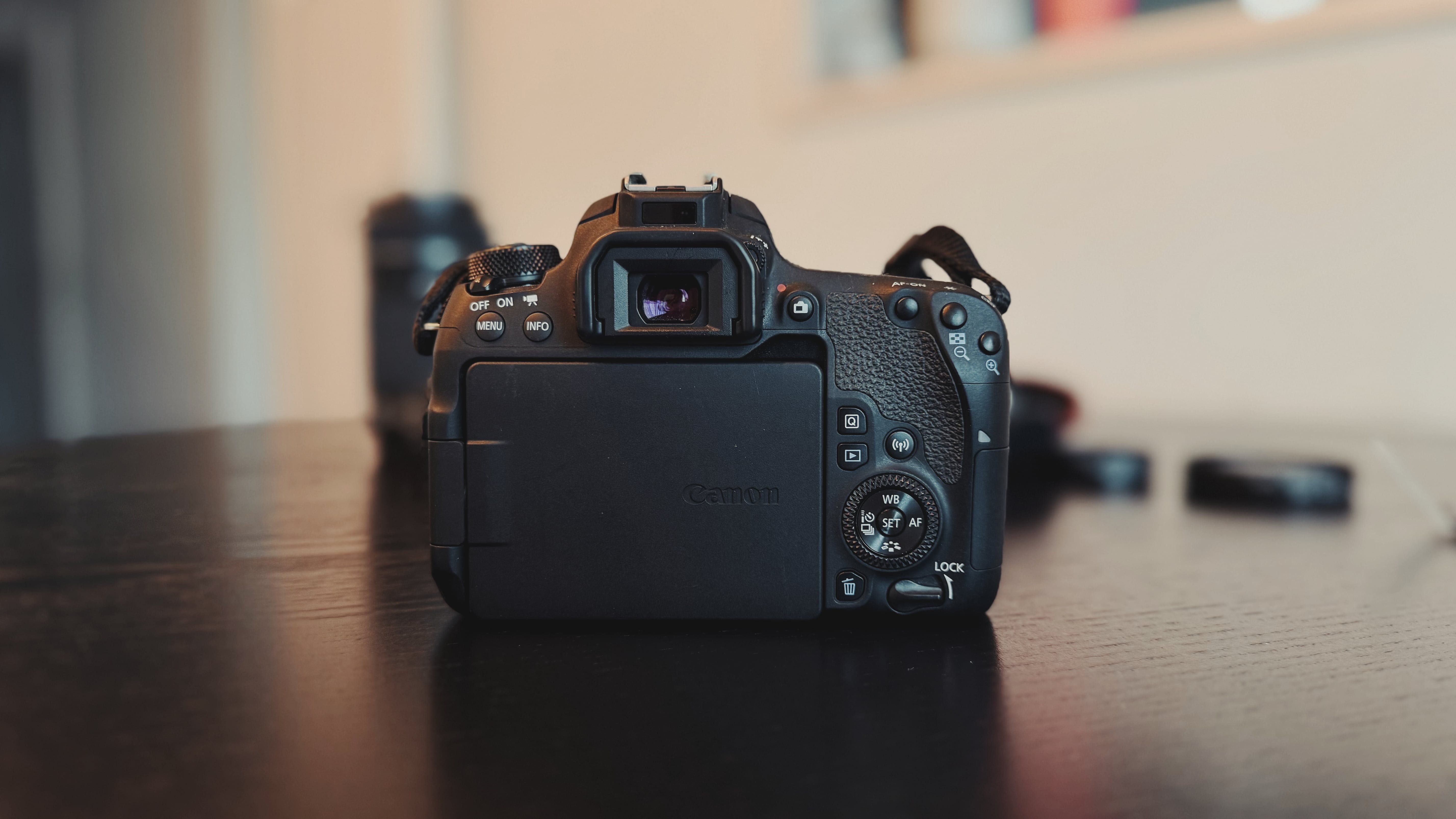 Canon EOS 77D, 3 lentes, 6 ND filters, 2 cartões memória