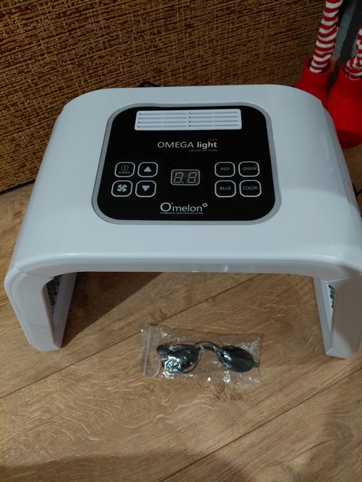 Лампа для фотодинамічної терапії 7 кольорів Omega Light Led Біла