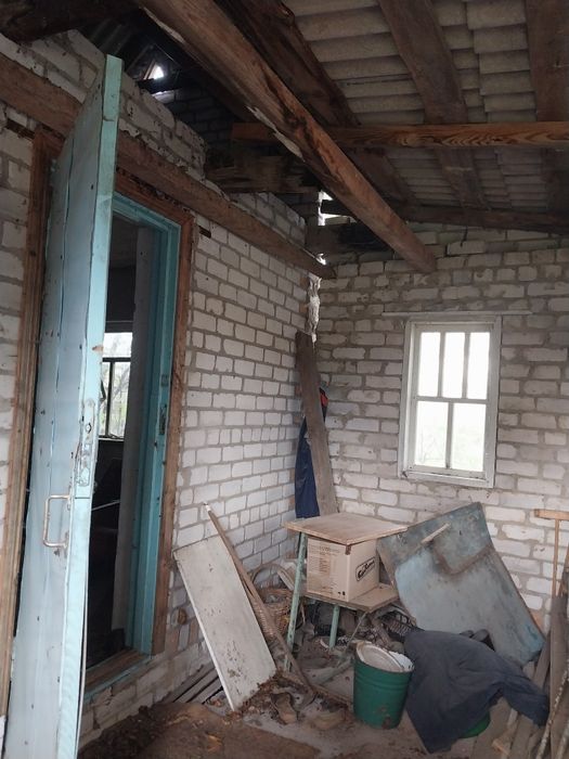 Продам земельну ділянку в Вересах з садовим будинком