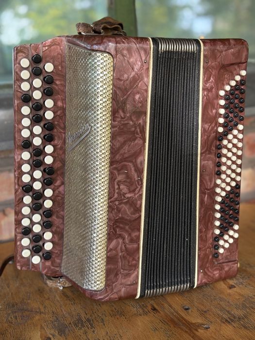 Продам баян Рассвет