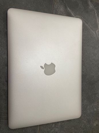 MacBook Air 13,3 (2015) A1466 / 8 gb RAM / Intel i5 / 128 gb