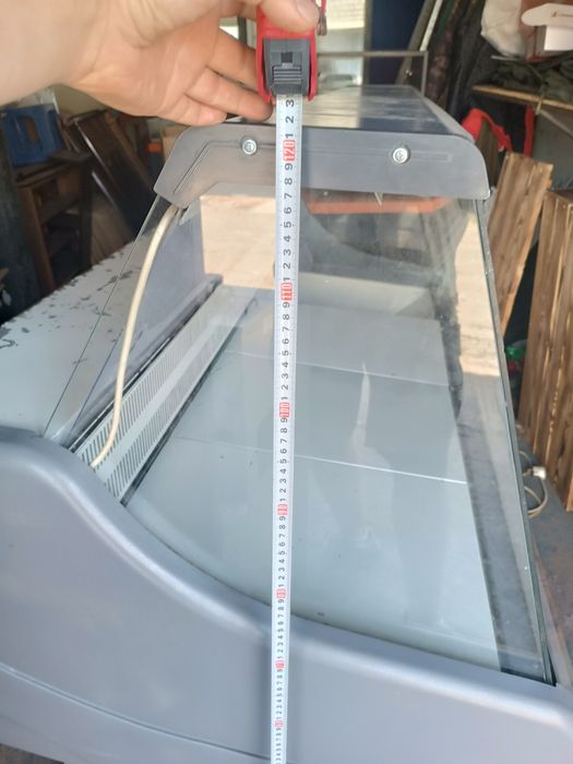 Продам ковбасну холодильну вітрину