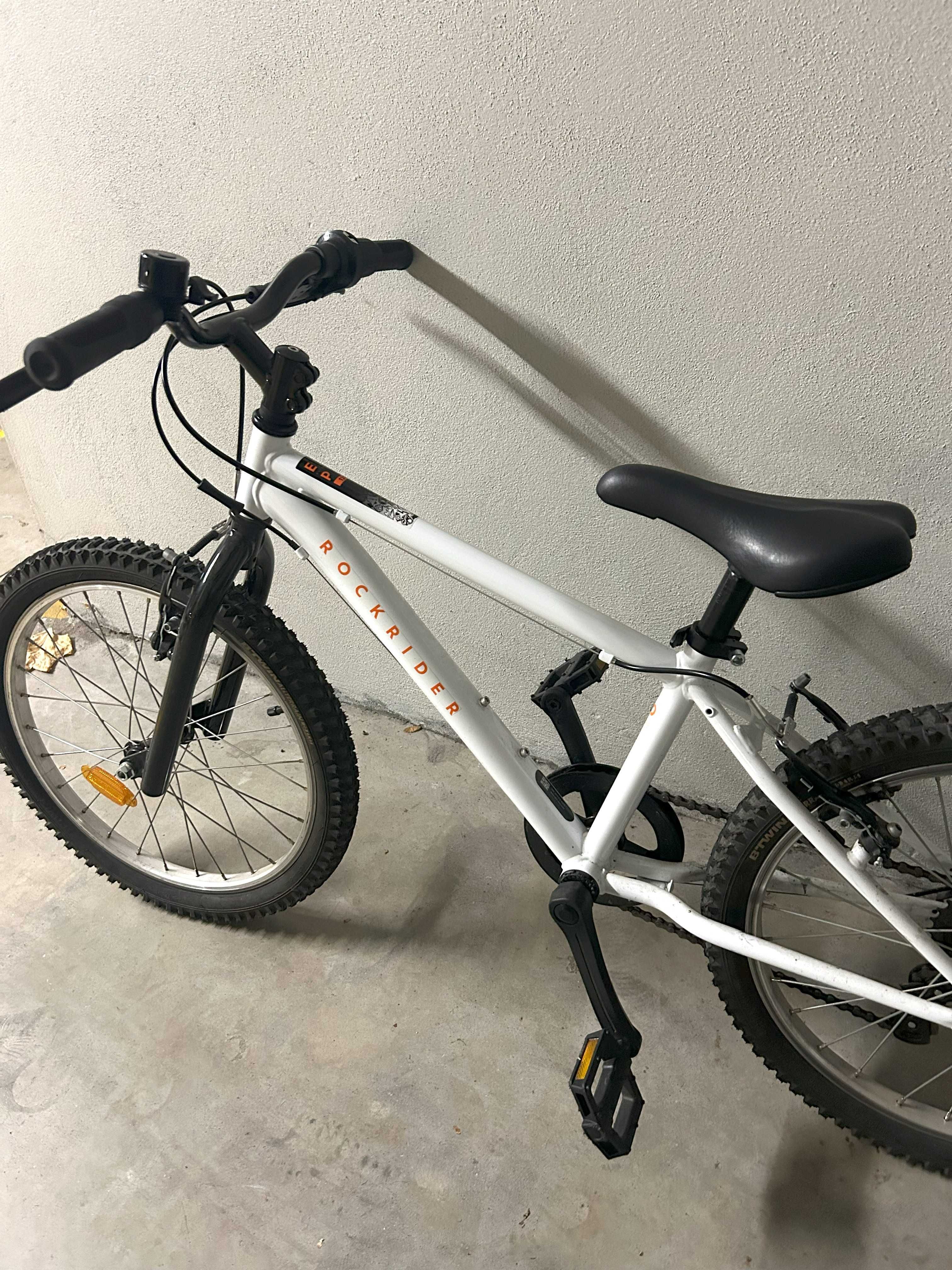Bicicleta BTT criança 20" 6-9 anos como nova
