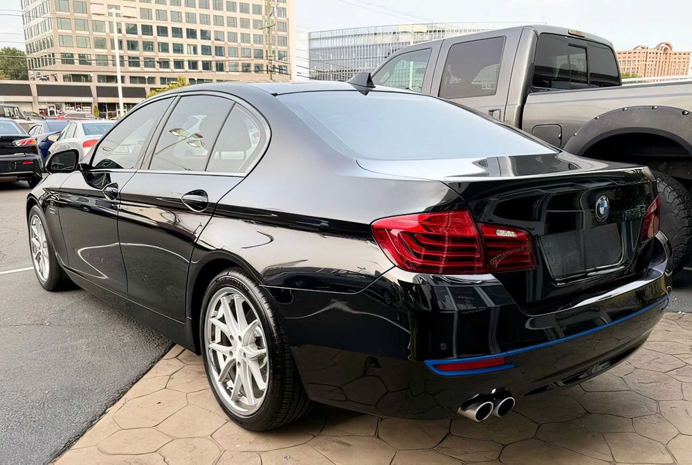 BMW 5 Series      2016