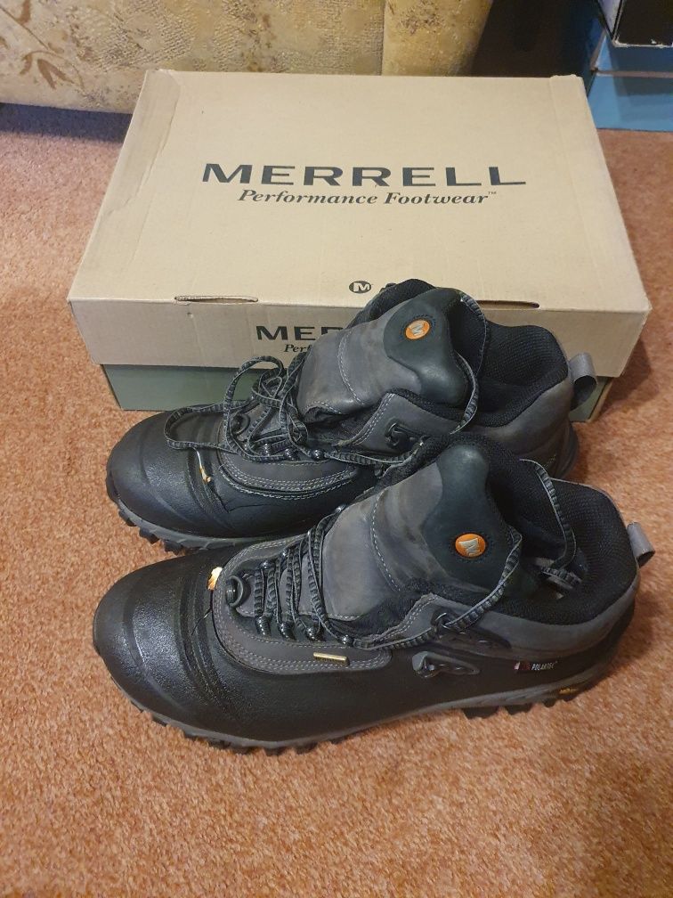 Ботинки Merrell, кроссовки Adidas Porsche design и другая обувь