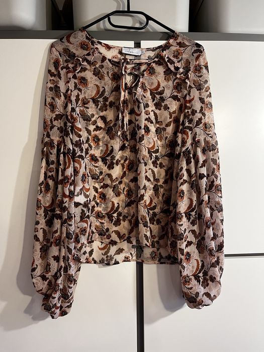 Bluzka z bufiastymi rękawami w kwiaty Laurella