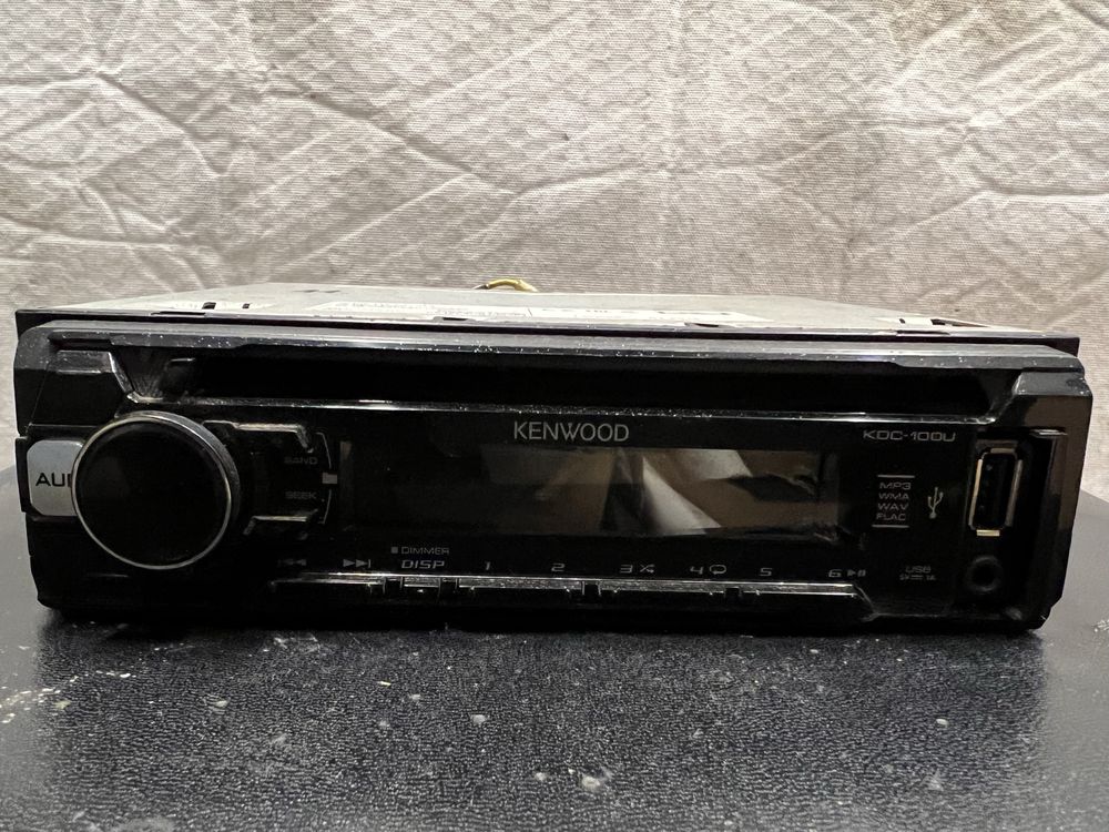 radioodtwarzacz radio samochodowe Kenwood KDC-100U 4x50w