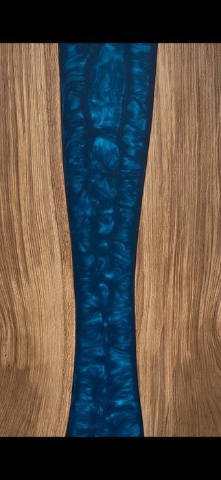 Стіл з дуба та епоксидної смоли