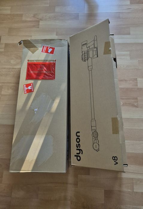 Odkurzacz pionowy Dyson v8