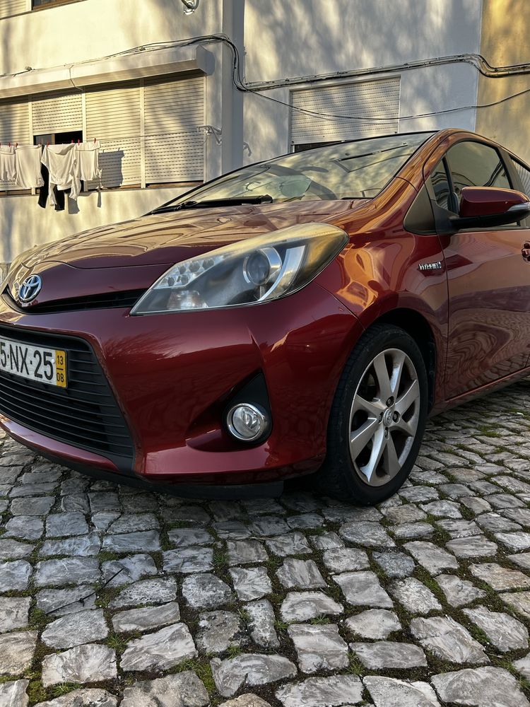 Toyota yaris hybrid
