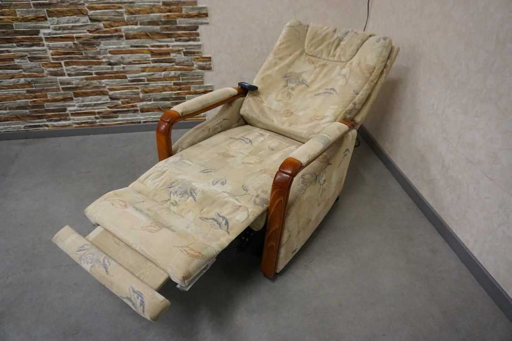 Fotel Geriatryczny Senior Materiał funkcja pomocy wstawania HIMOLLA