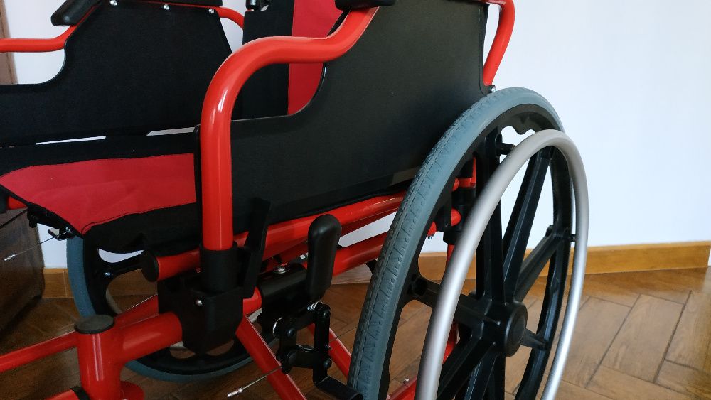 Nowy wózek inwalidzki mobiclinic