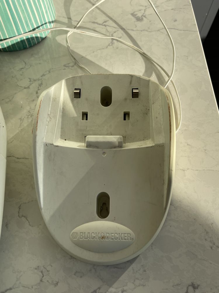 Aspirador pequeno Black & Decker em óptimo estado