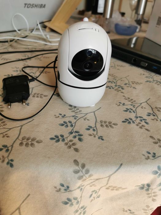 Vendo duas IP cameras de vigilância WIFI - interior, usadas
