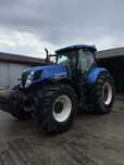 New Holland T7060