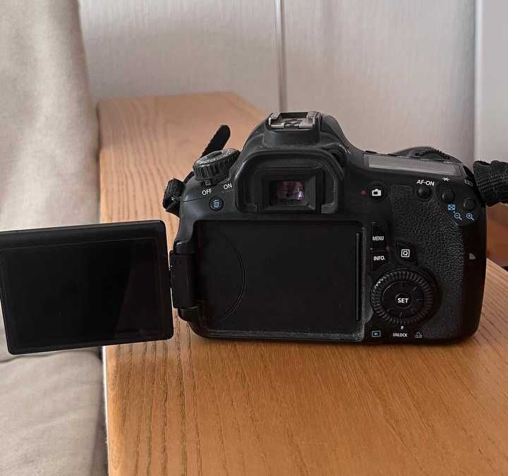 Canon EOS D60 у гарному стані