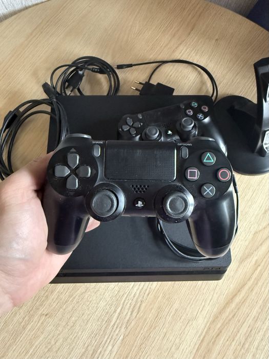 PS 4 Slim 500 gb + 2 геймпада