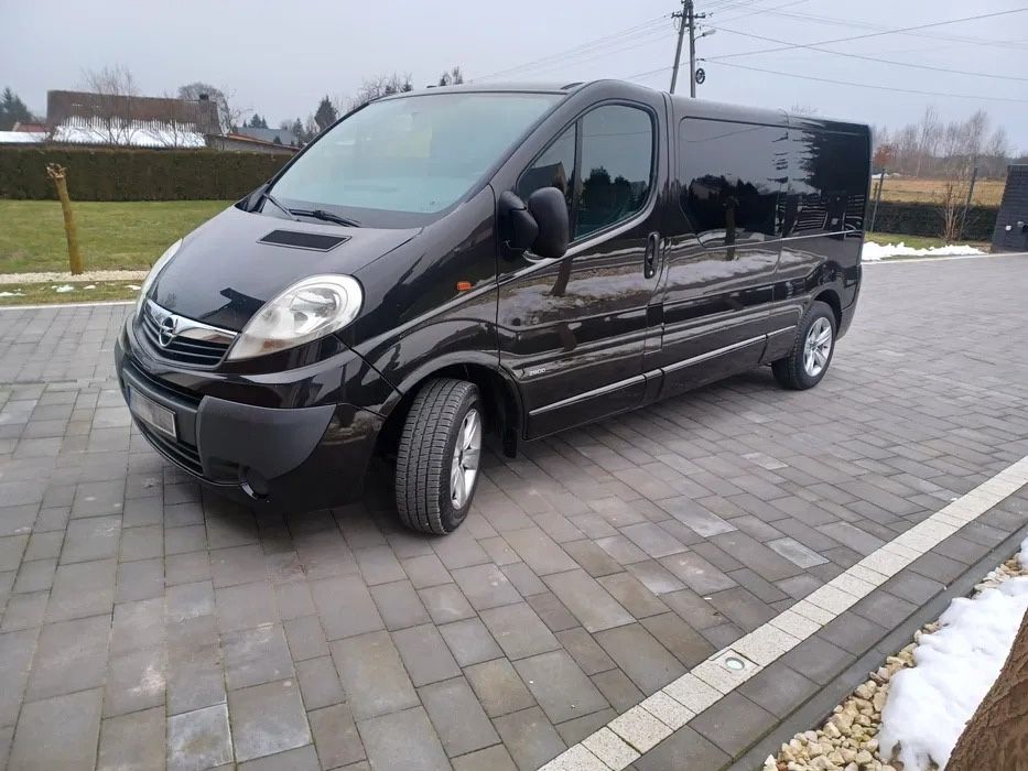 Wynajem samochodu 5 osób Jarosław bus 9 osobowy auto osobowe od 110zl