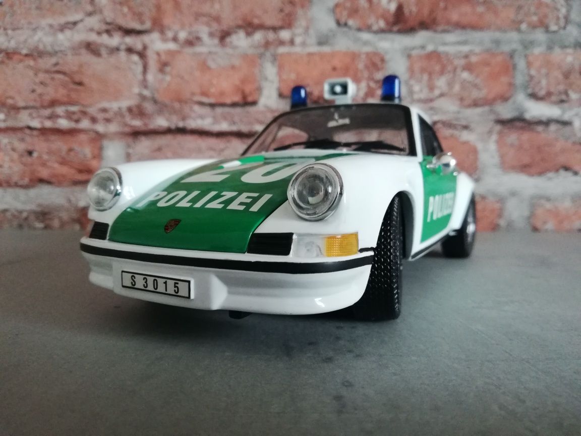 Model Porsche 911 Polizei 1/18 UH