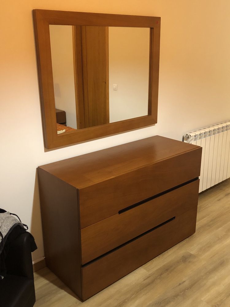 Quarto completo Cama +Mesas cabeceira X2 + comoda/ espelho