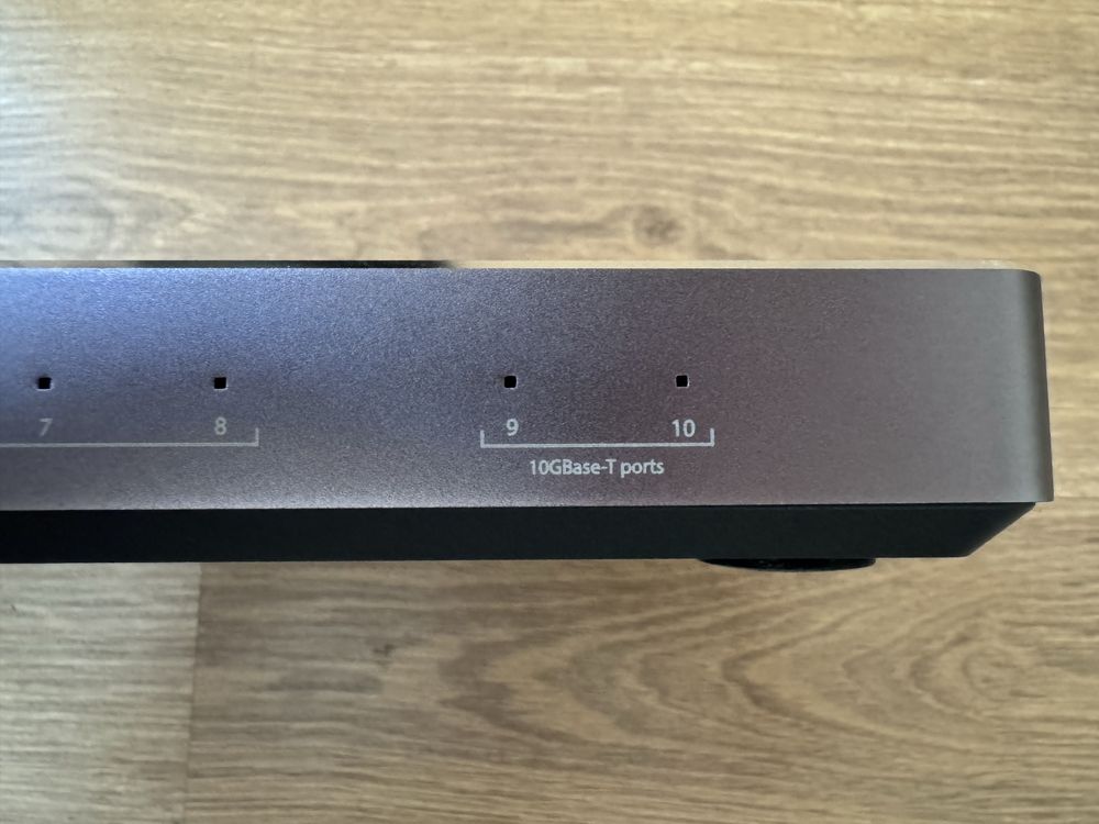 Switch ASUS XG-U2008 2x10Gbe + 8xGb