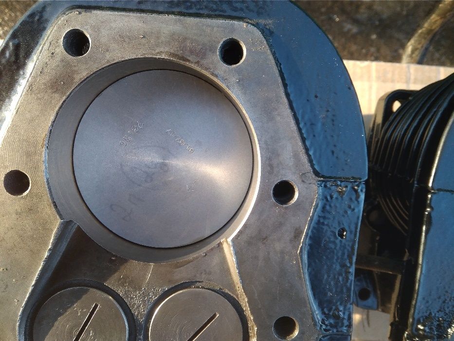 Поршневая цилиндры К-750, М-72 МТ-12