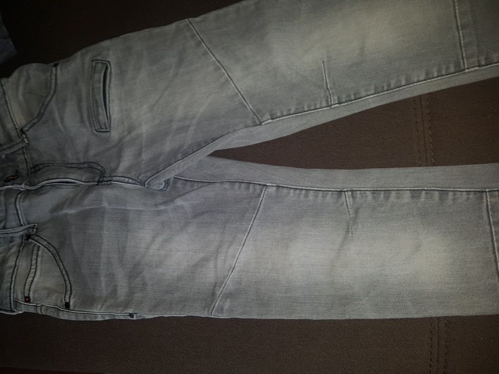 Reserved spodnie slim r.134-140