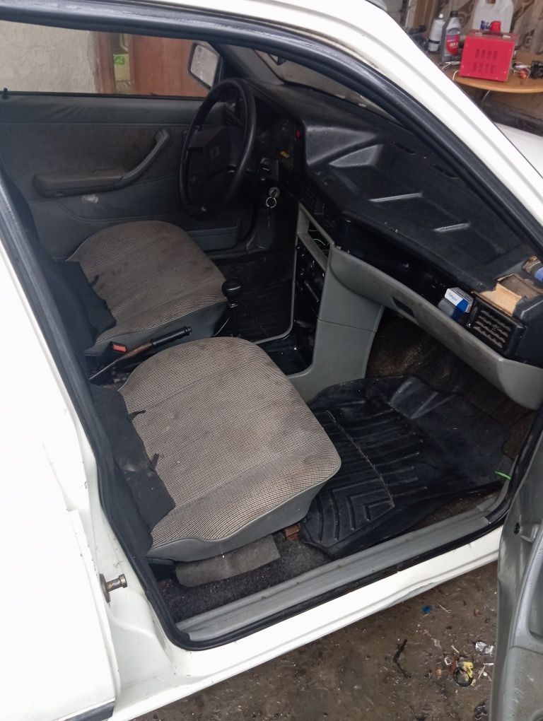 Opel-kadet 1987 року 1.6 бензин