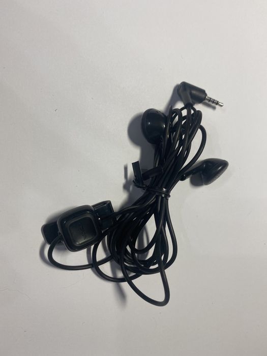 Навушники Nokia з мікрофоном