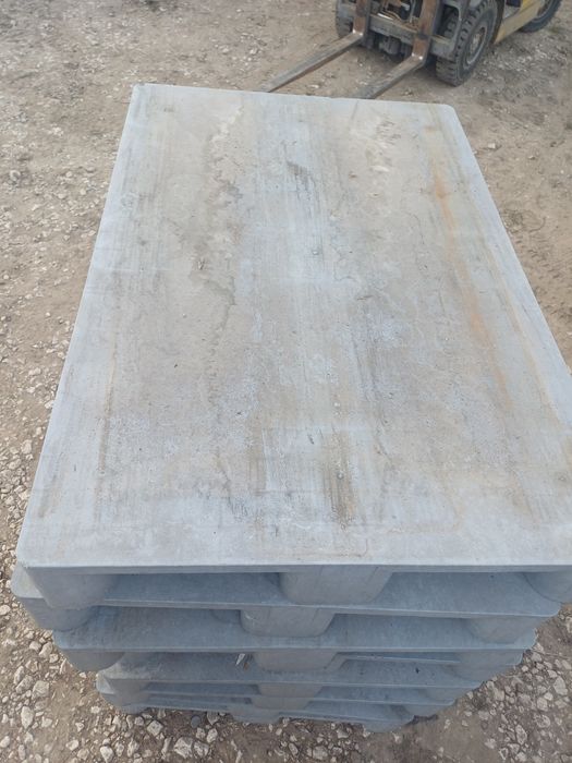 Palety plastikowe 120x80